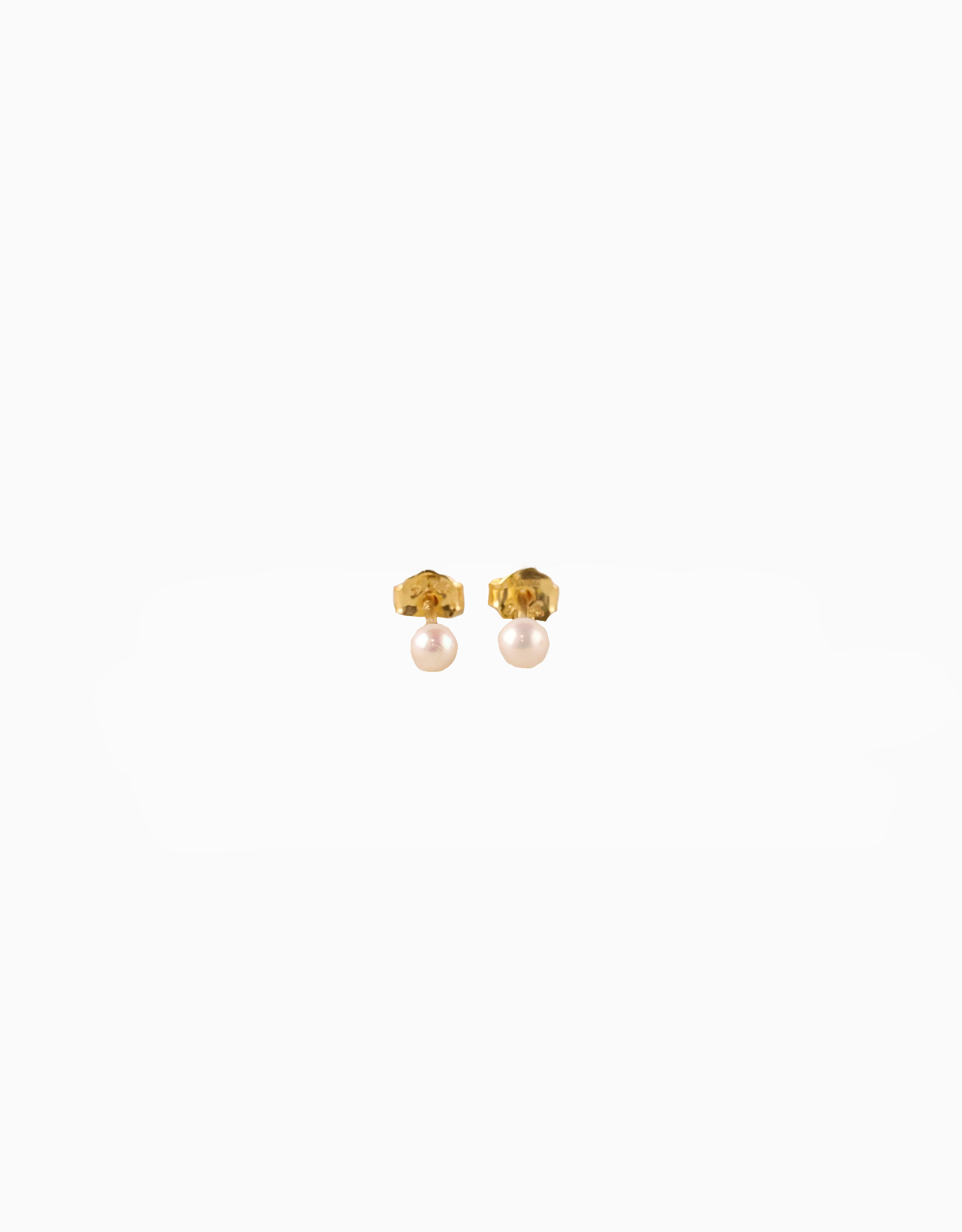 Neraya Pearl Studs